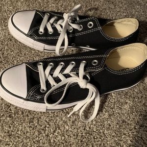 Women’s converse 8.5